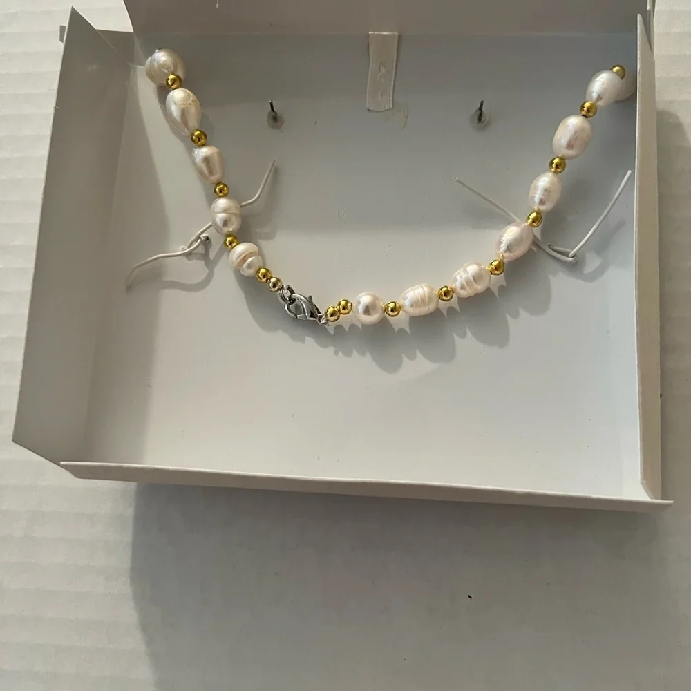 Fresh Water Pearl Necklace and Earring Set - White and Gold - Picture 2 of 3